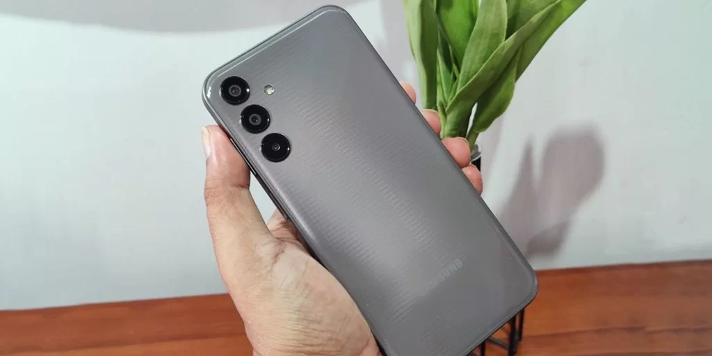 samsung m15 kamera 0.5